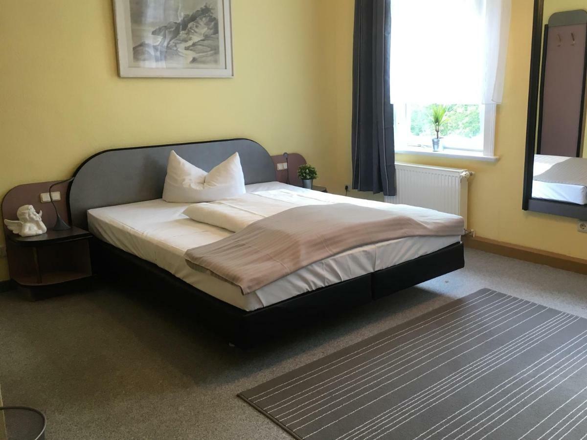 Hopfengrund Hotel Арнщат Екстериор снимка