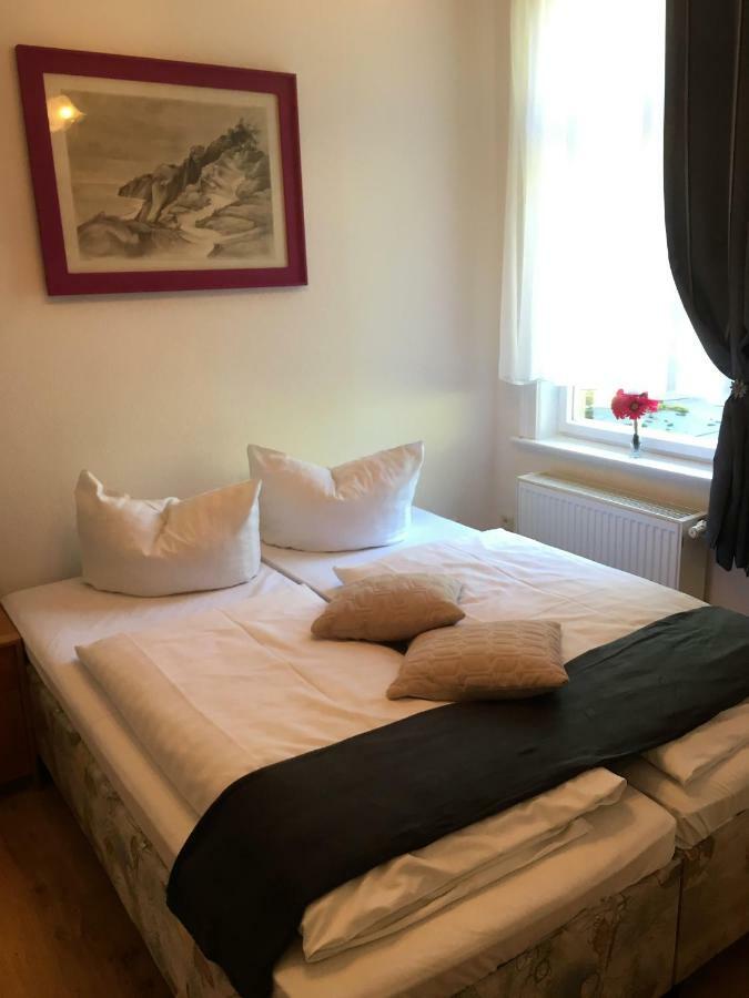Hopfengrund Hotel Арнщат Екстериор снимка