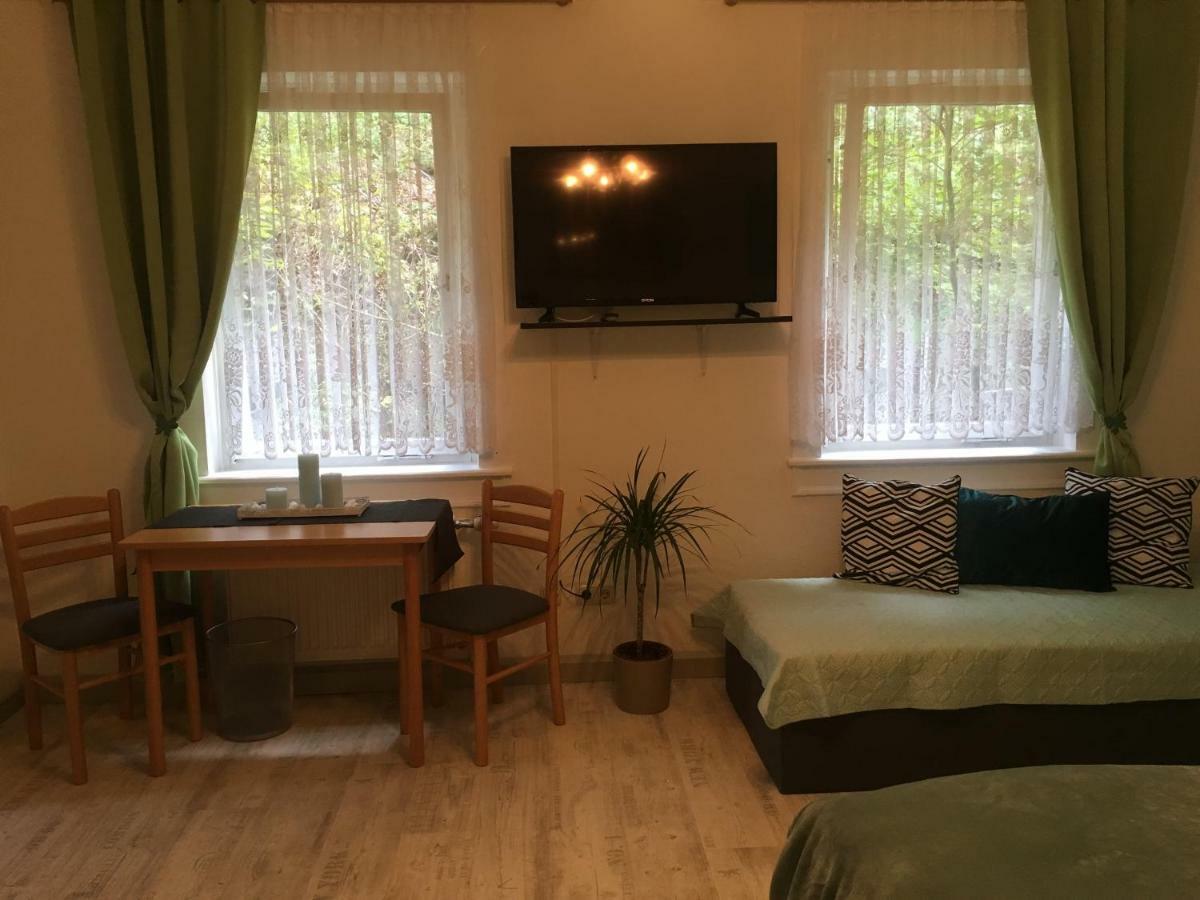 Hopfengrund Hotel Арнщат Екстериор снимка