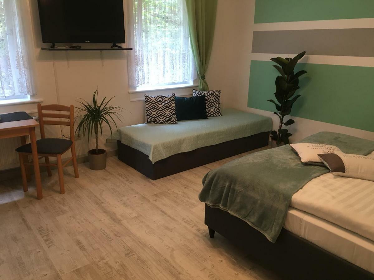 Hopfengrund Hotel Арнщат Екстериор снимка