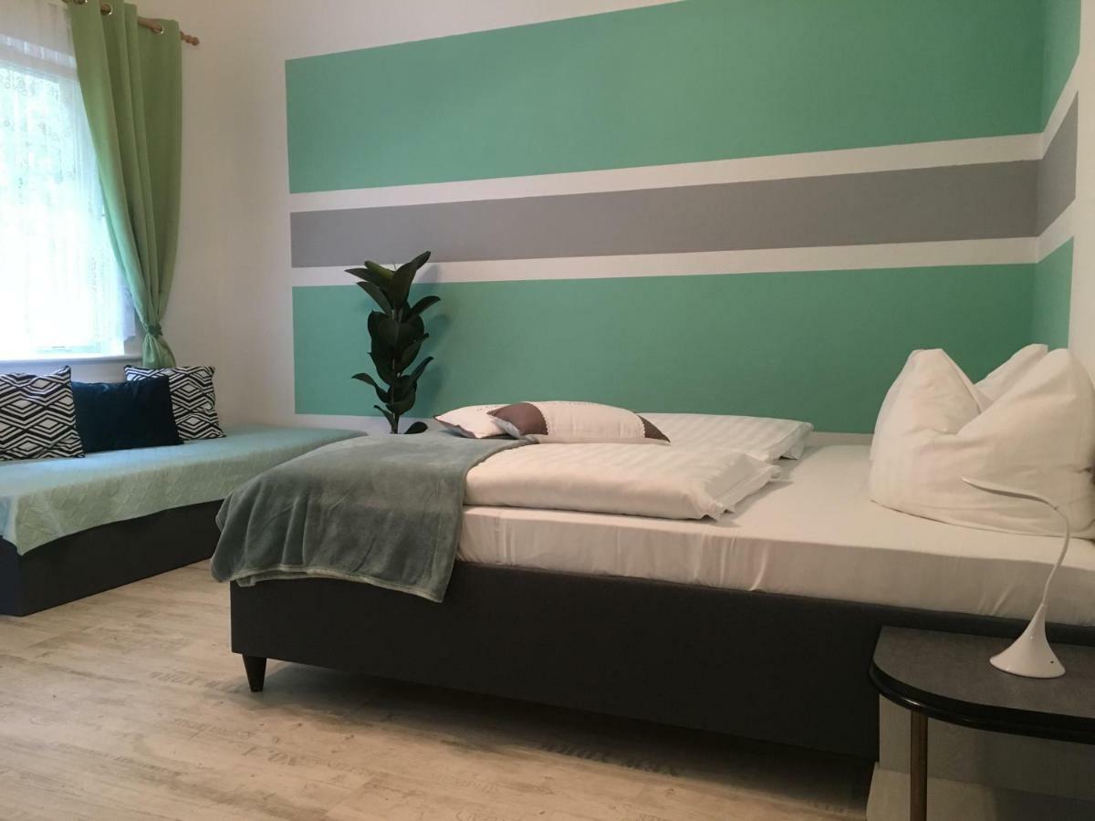 Hopfengrund Hotel Арнщат Екстериор снимка